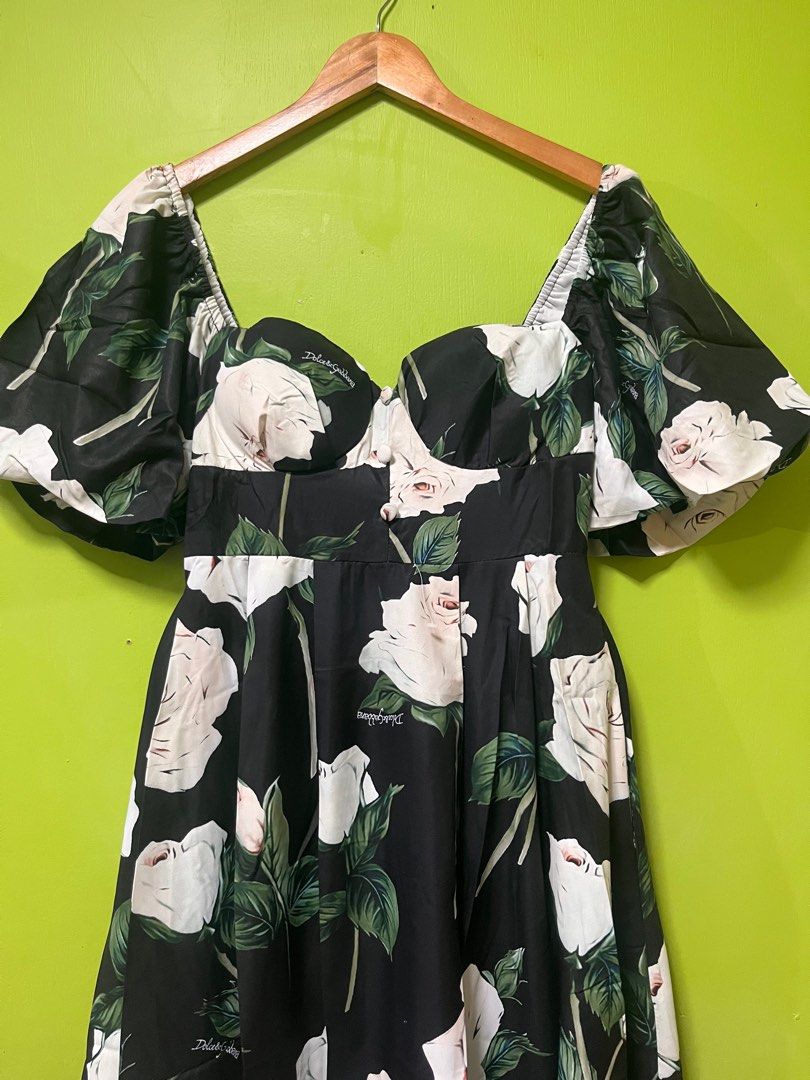 Black padded dress (Category: Dresses) located in Carmona. Submitted by boldbear.e4b354 (Listing ID 1375457409, Image 2). Description: Puff sleeve padded maxi dress brand new inspired dress Bust: up to 38 Length : 48 inches Can fit up to semi large 📍location: TVR Carmona, Cavite 📌shipping: j&t/lalamove 📌payment first basis + sf 📌no cod/no reservation .
