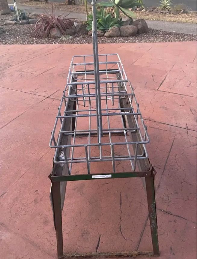 Castrol oil rack (Category: Collectibles) located in Mackay. Submitted by lisamarie50133 (Listing ID 1375426774, Image 1). Description: Selling this Castrol oil rack. Still in good condition .