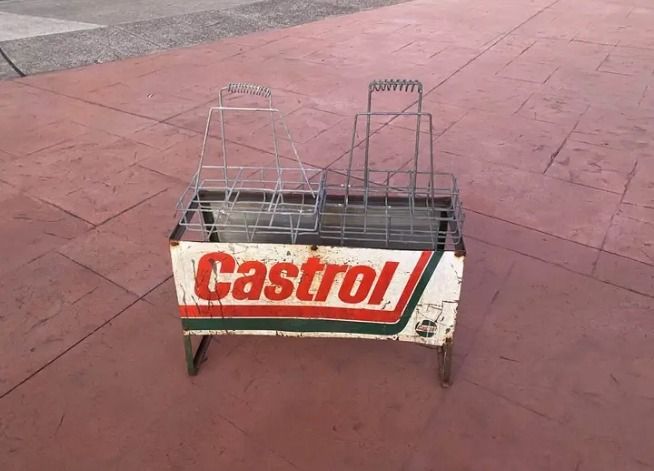 Castrol oil rack (Category: Collectibles) located in Mackay. Submitted by lisamarie50133 (Listing ID 1375426774, Image 2). Description: Selling this Castrol oil rack. Still in good condition .
