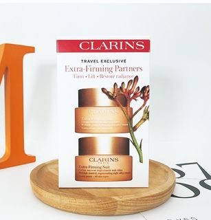 💥Special Offer💥 Clarins/Clarins Total Rejuvenation Day and Night Cream Set Hydrating and Soothing Skincare Double Pack Firming Anti-Wrinkle Elastic Face Cream Set Soothing and Repairing Safe for Pregnant Women Package Includes: Day Cream 50ml + Night Cream 50ml 💯 Brand New Unopened 💯 Authentic Product628631432915211115