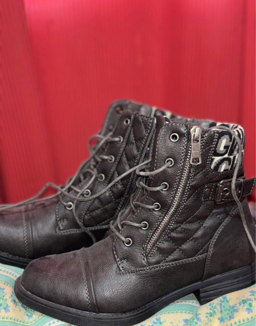 Combat Black Boots with Lace (Category: Boots) located in Bacoor. Submitted by fmax19 (Listing ID 1375437966, Image 1). Description: US - 8 UK - 6 EUR - 39.