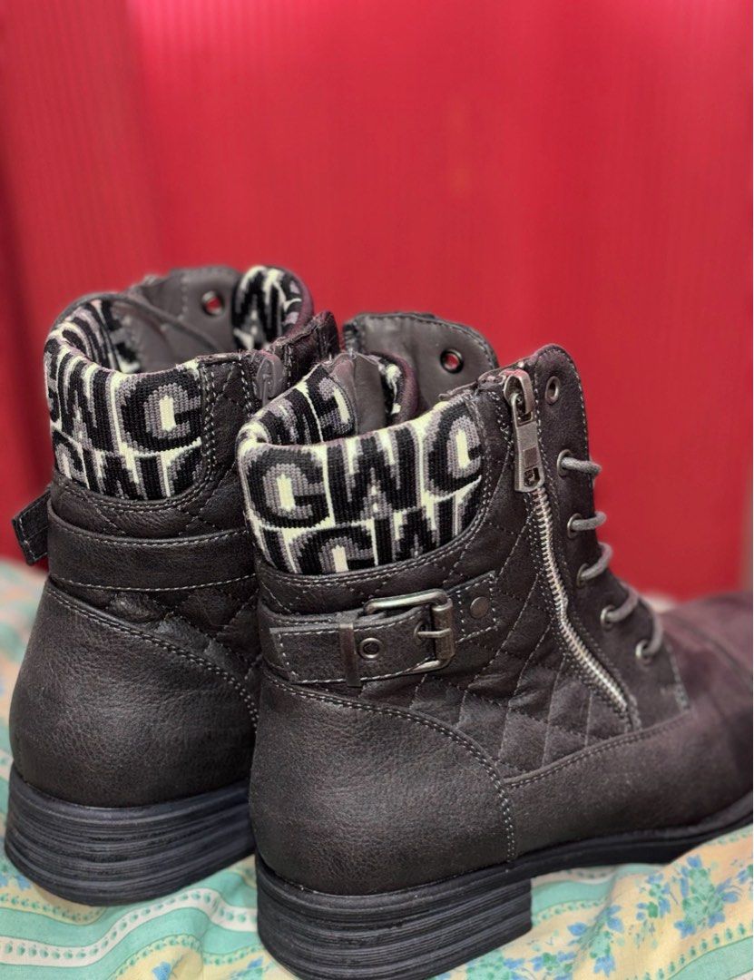 Combat Black Boots with Lace (Category: Boots) located in Bacoor. Submitted by fmax19 (Listing ID 1375437966, Image 2). Description: US - 8 UK - 6 EUR - 39.