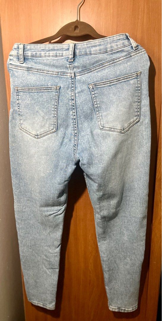 Cotton on super high waist jeans (Category: Jeans) located in Manila. Submitted by thefairybagmother.ph (Listing ID 1375407102, Image 3). Description: .