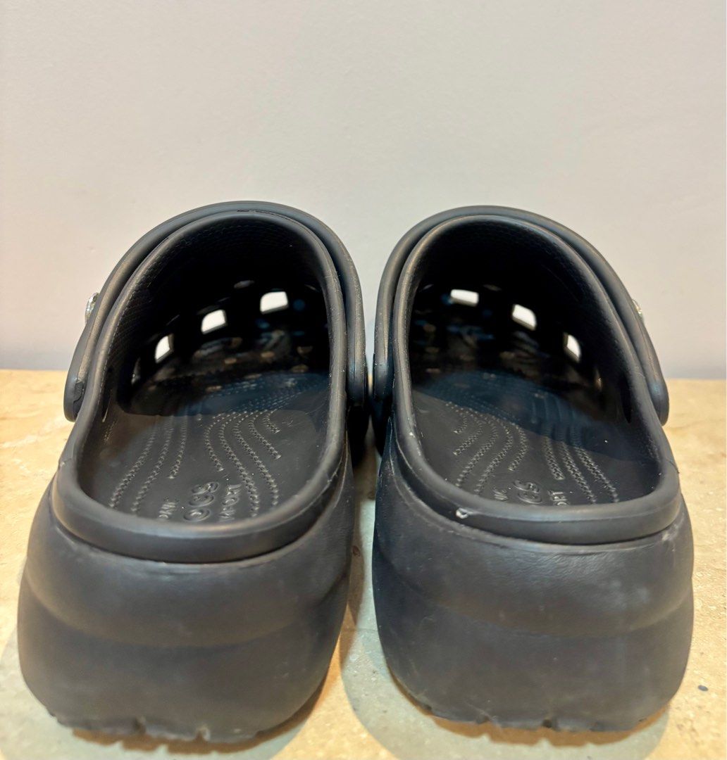 Crocs classic platform clog (Category: Slippers and slides) located in Pateros City. Submitted by bebby.evo (Listing ID 1375306364, Image 3). Description: Crocs Women's Classic Platform Clog Color: Black Size: EU39 RFS: decluttering *Jibbitz from sh*pee Payment options: BDO, BPI, GCash .