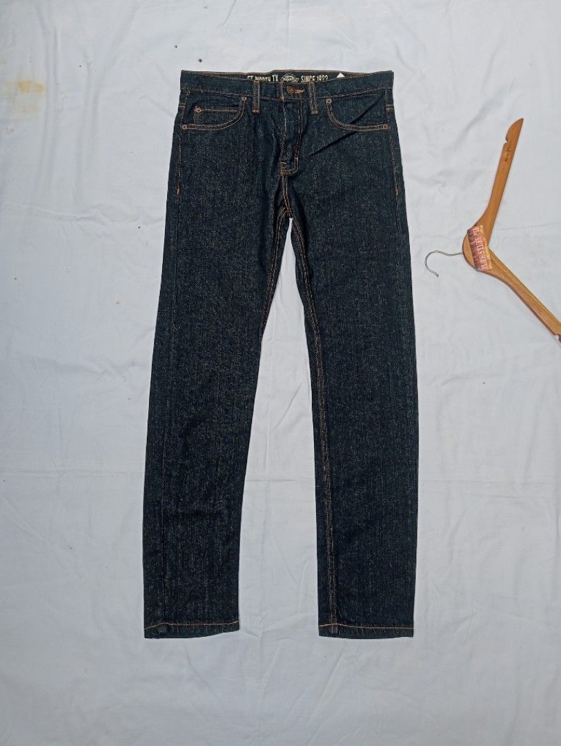 Dickies slim skinny pants (Category: Jeans) located in Pili. Submitted by purestuffph (Listing ID 1375331532, Image 3). Description: Dickies slim skinny pants size: 28 X 30 length: 39.5 leg opening: 6 brand new condition 800 + shipping fee.