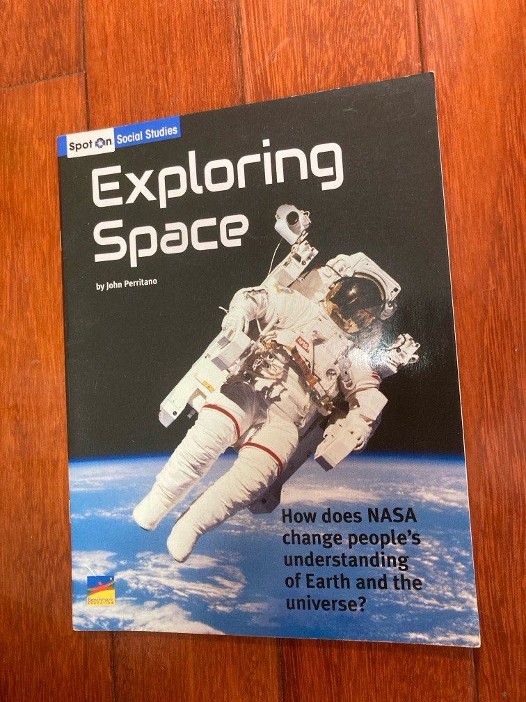 Exploring Space （分類：教科書）位於 Hong Kong。 由 blossomstarr 提交（商品編號 1375293172，圖片 1）。簡介： 新舊如圖。