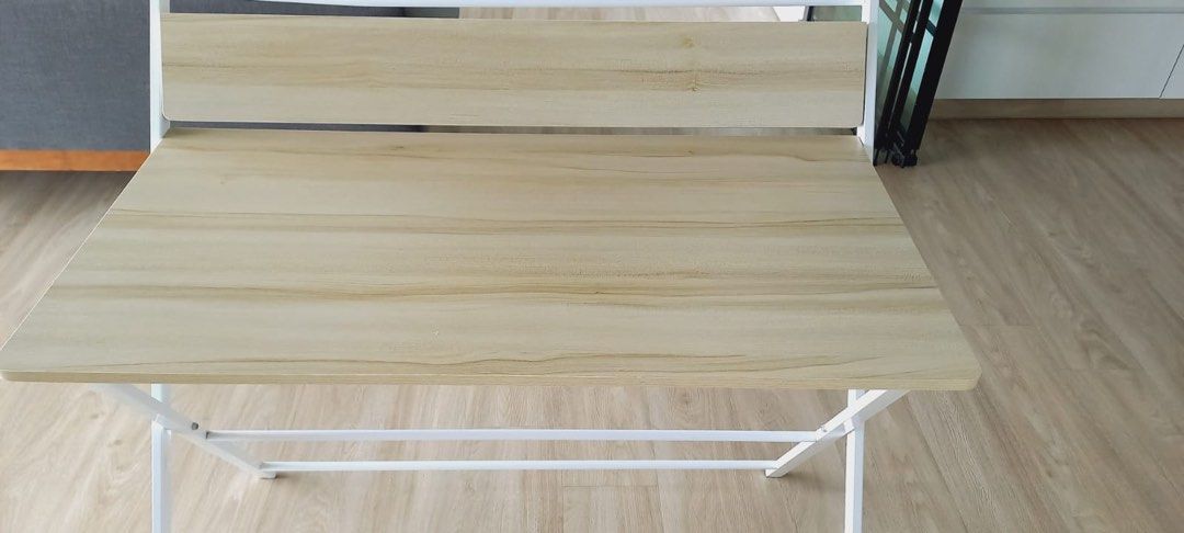 Foldable Table (Category: Tables & Sets) located in Singapore. Submitted by peanutsis (Listing ID 1375310733, Image 2). Description: .