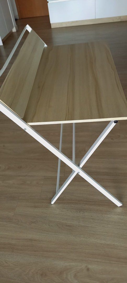 Foldable Table (Category: Tables & Sets) located in Singapore. Submitted by peanutsis (Listing ID 1375310733, Image 3). Description: .