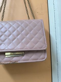 (Category: ) located in . Submitted by Jannah199 (Listing ID 1375329739, Image 1). Description: .