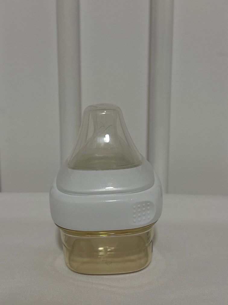 Hegen bottle 0 size teat 60ml (Category: Breastfeeding & Bottle Feeding) located in Singapore. Submitted by iosias (Listing ID 1375410309, Image 2). Description: Baby outgrown this size and 0 teat very quickly. .