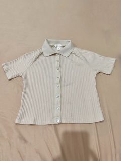 (Category: ) located in . Submitted by decluttering.clothing (Listing ID 1375409750, Image 1). Description: .