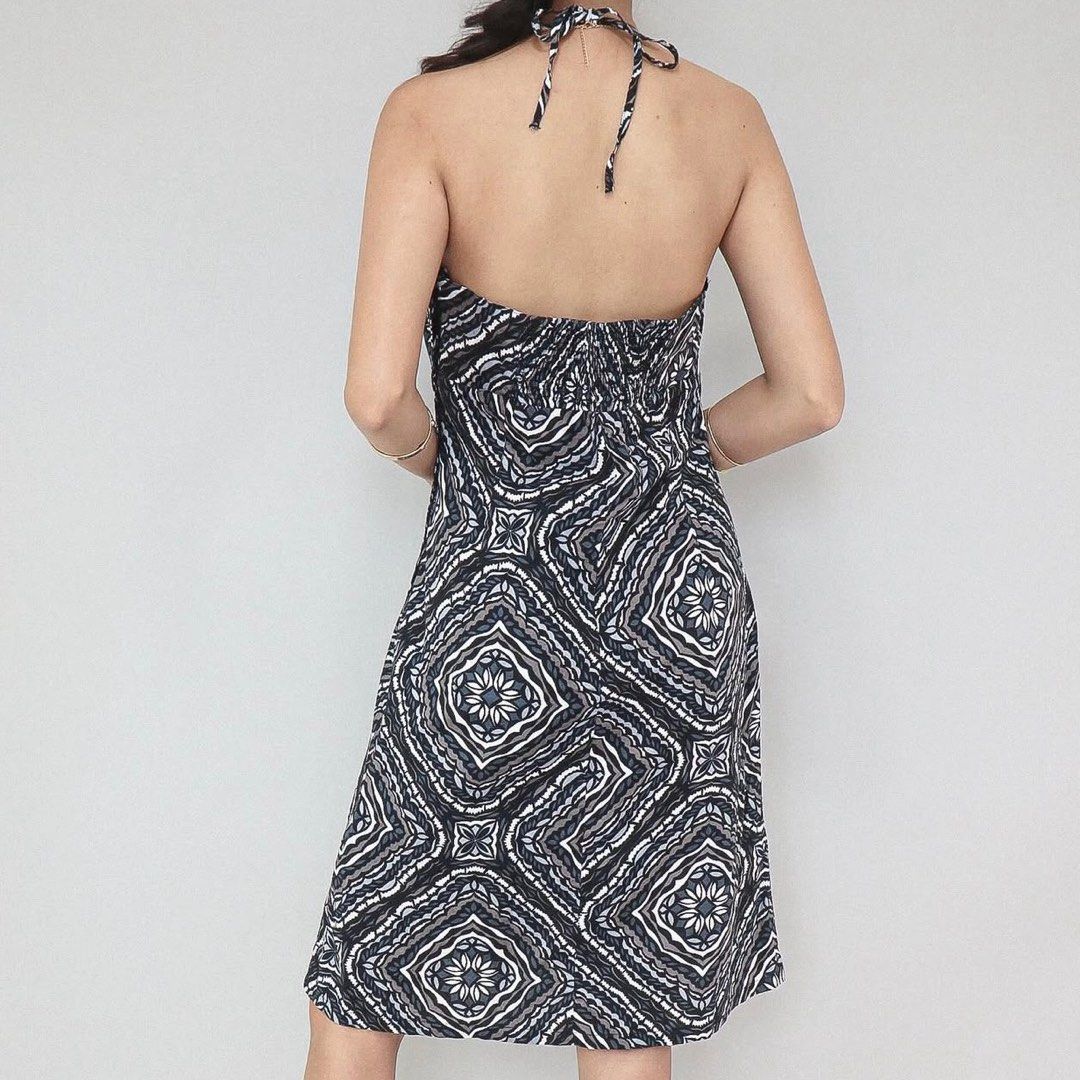 H&M tie printed summer dress (Category: Dresses) located in Manila. Submitted by joyiseoo (Listing ID 1375273428, Image 3). Description: Cotton, printed backless mini dress Stretchable Medium Bust : up to 41” Length : 30” .