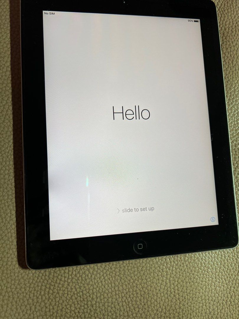 iPad generation 1 Silver 32GB (Category: iPad) located in Singapore. Submitted by calmstar.16aeb8 (Listing ID 1375374447, Image 2). Description: Good working condition iPad 1. Great for collectors In good working condition .