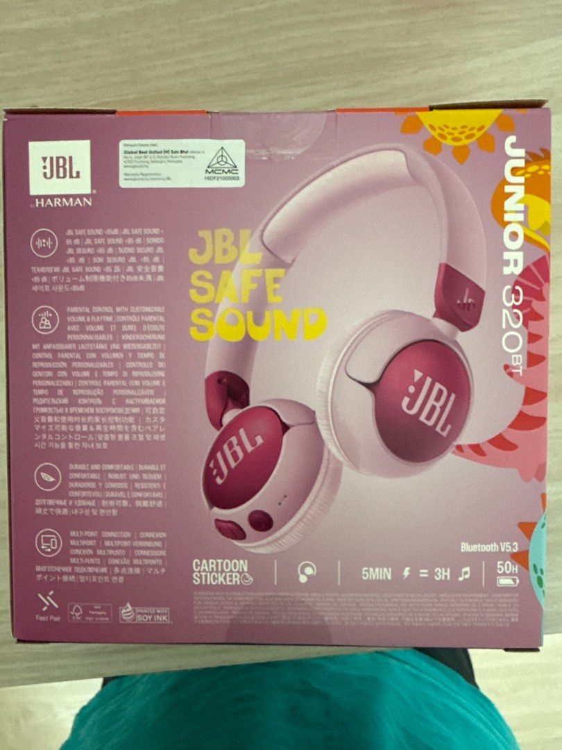 JBL junior 320BT headphones (Category: Headphones & Headsets) located in Singapore. Submitted by zqchong (Listing ID 1375327096, Image 2). Description: Selling cause bought the wrong model. Brand new, only opened to check that if it is working. Harvey Norman selling at 69.90.