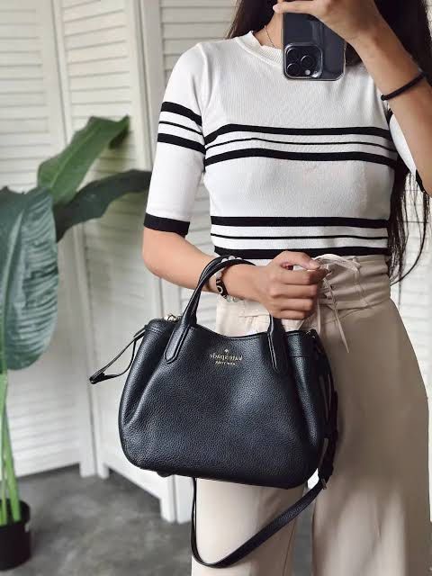 Kate Spade Dumpling Black Satchel [Brand New] (Category: Luxury Bags & Wallets) located in Las Pinas. Submitted by yamsy (Listing ID 1375289253, Image 1). Description: Meetup: Vito Cruz/Sm Southmall Loc: Las Pinas City Kate Spade Color: Black Style: Flip Crossbody/Handbag - Nego (if sure buyer) - Brand New - From US (No box, dust bag only included) - Authentic 100% .