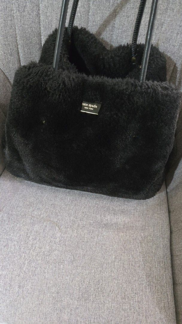 Kate Spade Faux Fur (Category: Tote Bags) located in Paranaque City. Submitted by lisaaa24 (Listing ID 1375329812, Image 3). Description: Kate Spade Everything Black Faux Fur Tote Bag.