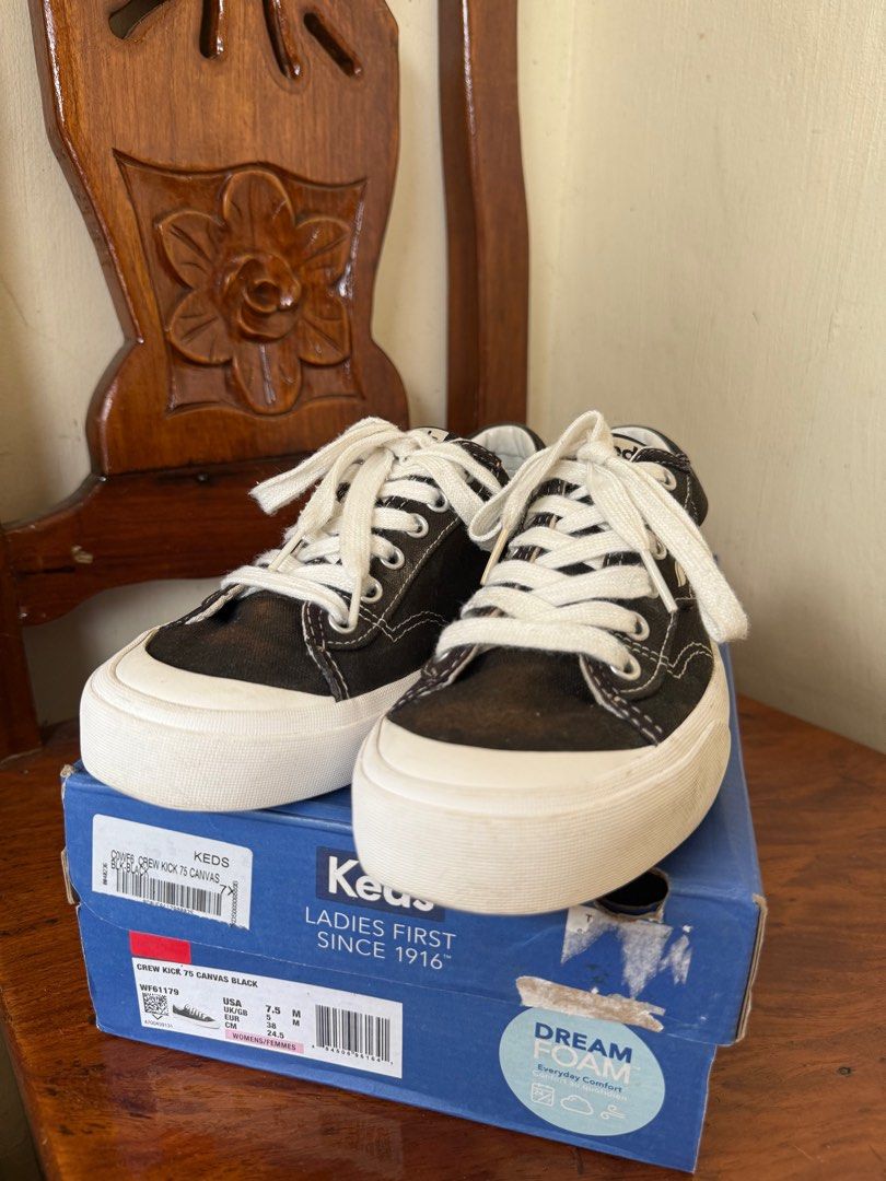 Keds Black Rubber Shoes (Category: Sneakers) located in Mapandan. Submitted by feanner (Listing ID 1375458861, Image 2). Description: Keds US7.5 Complete inclusion with box Super nice and cute.