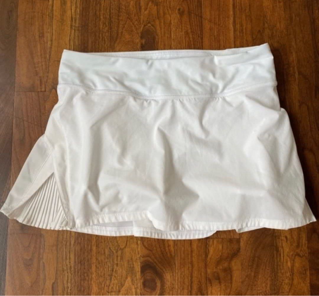 Lululemon skirt (Category: Activewear) located in Paranaque City. Submitted by mcab_ (Listing ID 1375460109, Image 1). Description: Bought from another carouseller Too small on me Used once only after bought Please manage expectations since this is already used Fits size 26 waist DOT 2.