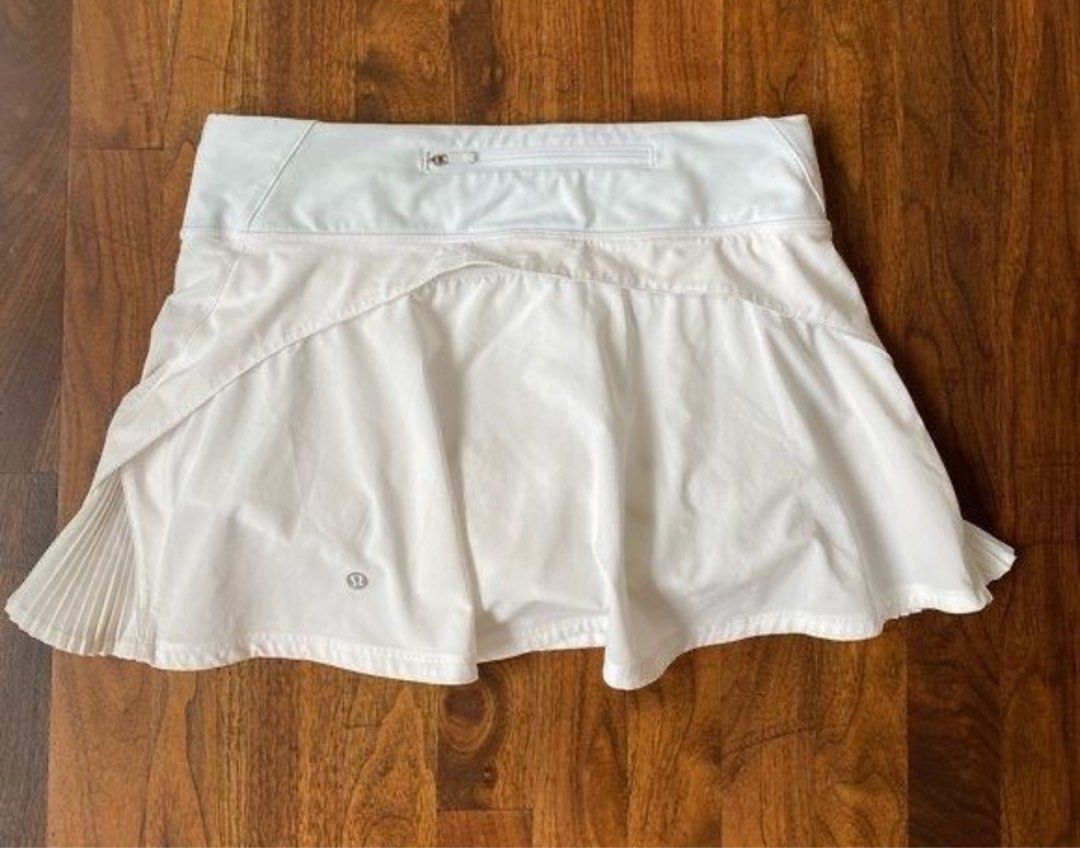 Lululemon skirt (Category: Activewear) located in Paranaque City. Submitted by mcab_ (Listing ID 1375460109, Image 3). Description: Bought from another carouseller Too small on me Used once only after bought Please manage expectations since this is already used Fits size 26 waist DOT 2.