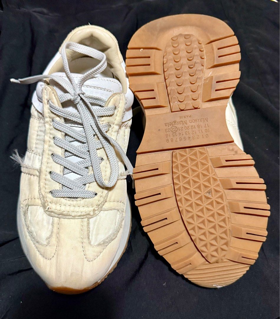 Maison Margiela low top sneakers (Category: Sneakers) located in Manila. Submitted by mayann280817 (Listing ID 1375456550, Image 3). Description: .