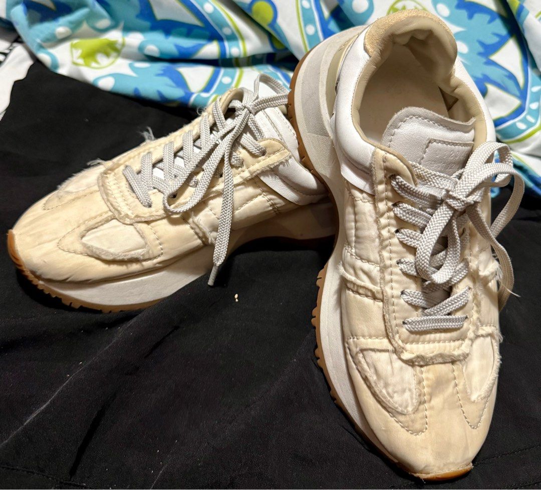 Maison Margiela low top sneakers (Category: Sneakers) located in Manila. Submitted by mayann280817 (Listing ID 1375456550, Image 2). Description: .