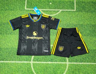 (Category: ) located in . Submitted by calcio_sports_jersey (Listing ID 1375361275, Image 1). Description: .