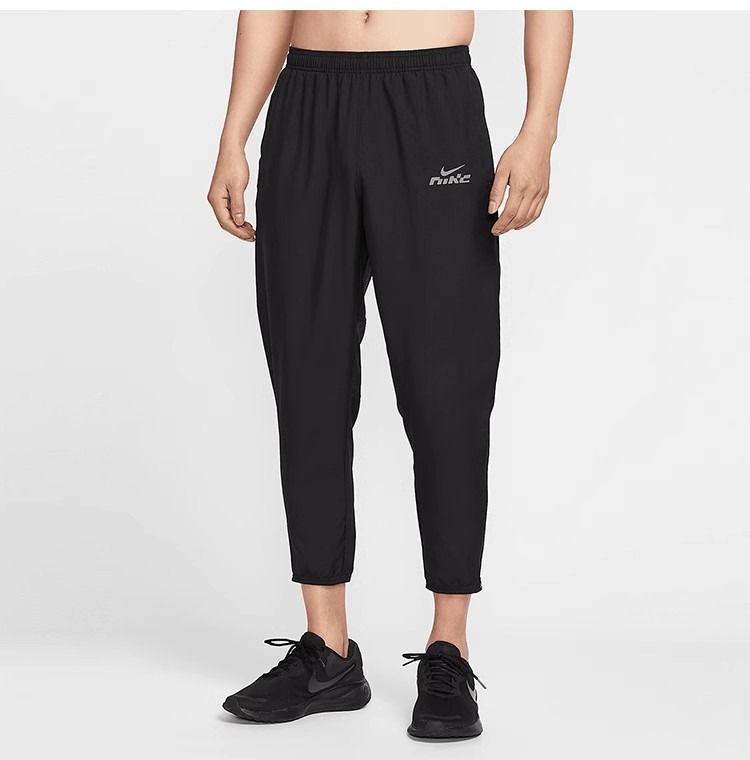 Nike Challenger Flash Dri-FIT running trousers (Category: Trousers) located in Makati City. Submitted by pulsepop.ph (Listing ID 1375291148, Image 1). Description: First photo is from official website for reference only. Actual item in second/third photo. Sizes: S-XL Nike Challenger Flash Dri-FIT men's quick-dry shuttle running trousers are specially made for runners' hearts and can be called training good singles. The wet-speed dry fabric will h