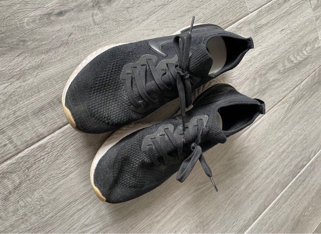 Nike Epic React （分類：波鞋）位於 Hong Kong。 由 kkmat 提交（商品編號 1375325760，圖片 1）。簡介： 黑色US 9 灰色US 8.5 兩對 $100。
