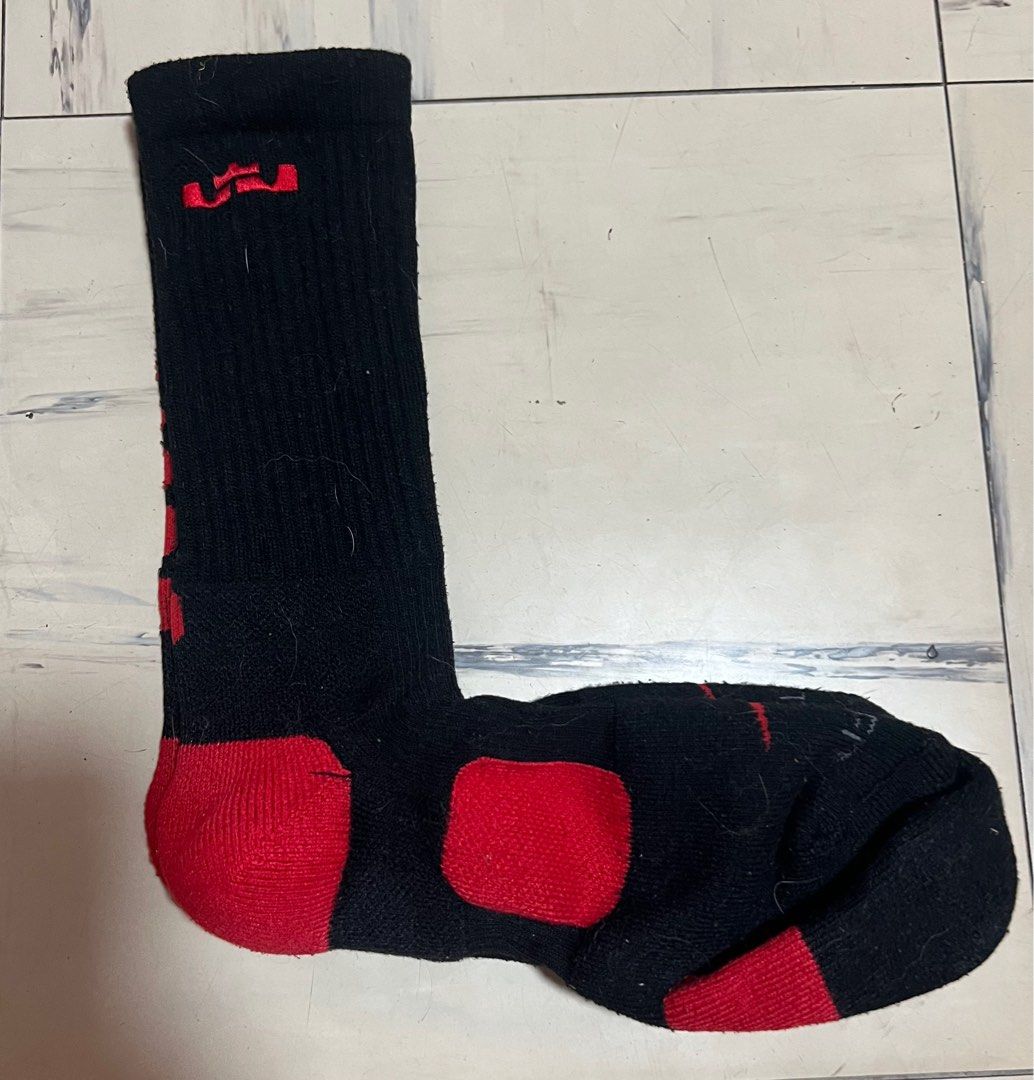 Nike Lebron black and red elite crew socks (Category: Activewear) located in Cainta. Submitted by p3spreloved (Listing ID 1375366311, Image 2). Description: Size L Used a few times by my son .