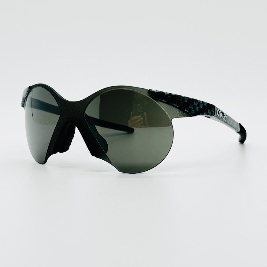 Oakley MUZM Sub Zero Carbon Fiber w/ Prizm Black, Men's Fashion