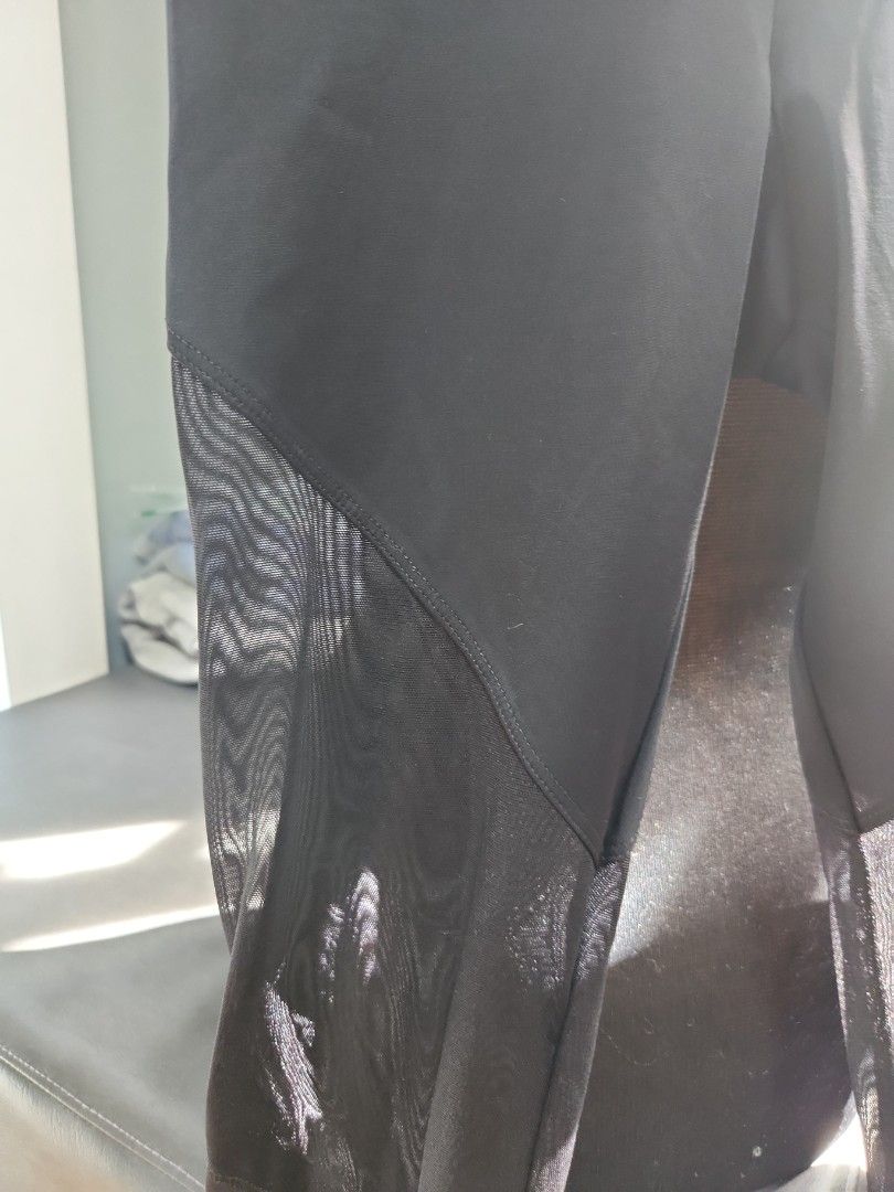Onsie mesh leggings in XS (Category: Activewear) located in Paranaque City. Submitted by jayo88 (Listing ID 1375276729, Image 2). Description: Onzie mesh leggings very nice no damage.