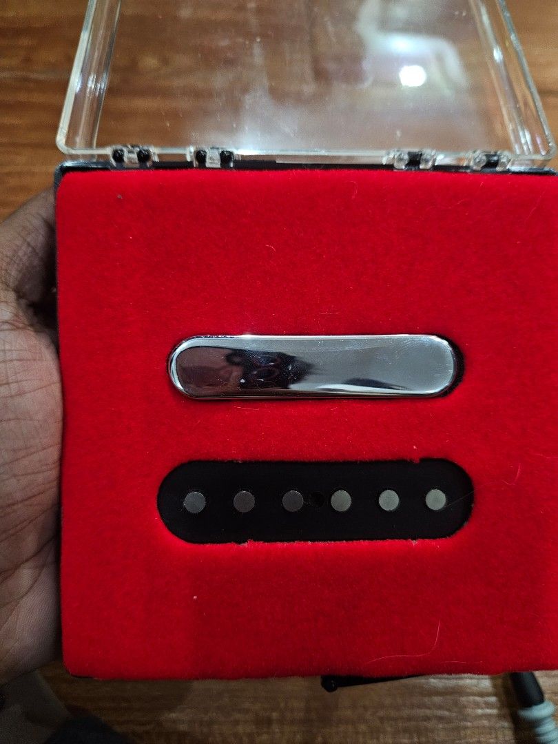 Original Fender Neck Pickup for telecaster (Category: Musical Instruments) located in Tagaytay City. Submitted by leojr123 (Listing ID 1375396207, Image 1). Description: FS Fender original stock seck pickup from my Fender Telecaster (MiM). RFS : Bridge pickup suddenly died, replaced mine with fender TexMex Note : Bridge pickup not working anymore.