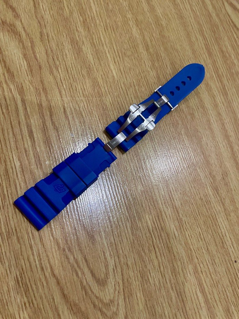 Panerai rubber strap with deployant clasp (Category: Other Accessories) located in Pasig City. Submitted by marky.mark (Listing ID 1375455532, Image 2). Description: 26mm lug width.