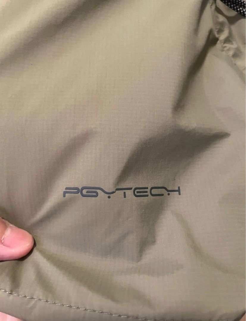 Pgytech onego drawstring bag (Category: Camera Bags & Carriers) located in Caloocan City. Submitted by aamramos-99076 (Listing ID 1375381306, Image 3). Description: For sale!!!! Camera bag Pgytech drawstring Kasya 1 camera + 2 lenses Isang beses lng nagamit 🥲 Kasya ung xt30ii with xf18-55mm ko.may space pa for wallet/charger/powerbank. Rfs: hndi ko trip.😅 Manila area.