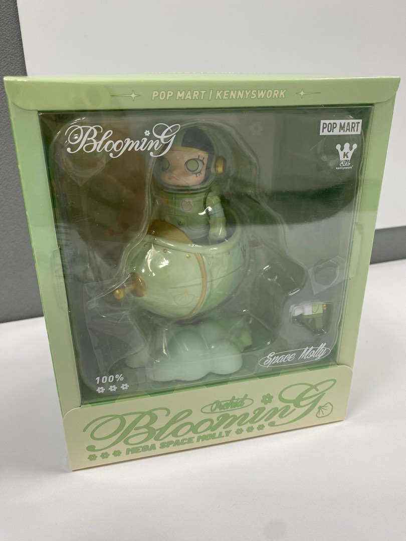 MEGA SPACE MOLLY 100% Blooming Series Sakura 2025 Édition Limitée