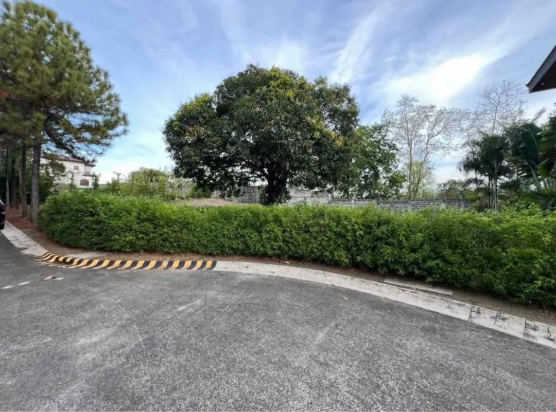 (Category: ) located in . Submitted by themanilenorealtor (Listing ID 1375420755, Image 1). Description: .