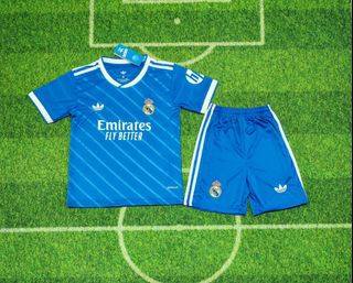 (Category: ) located in . Submitted by calcio_sports_jersey (Listing ID 1375362612, Image 1). Description: .