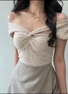 (Kategori: ) berada di . Dikirim oleh curated_niaa (ID iklan 1375434896, Gambar 1). Deskripsi: .