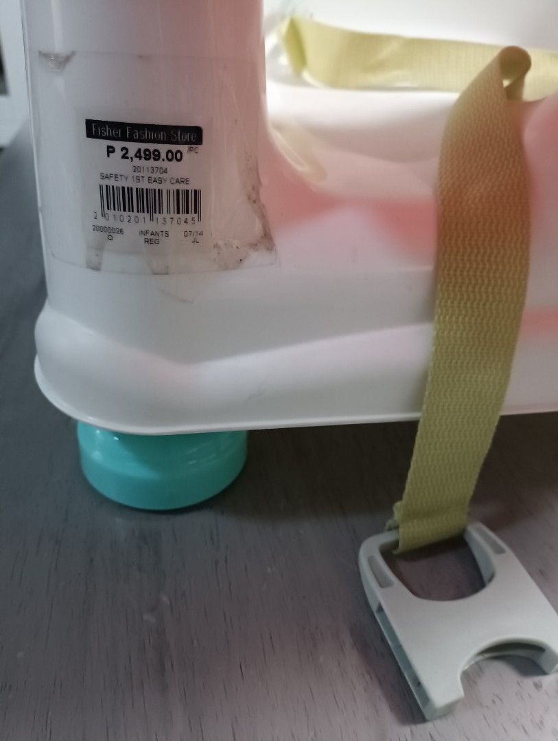 Safety 1st infant booster seat (Category: Weaning & Toddler Feeding) located in Quezon City. Submitted by high_d (Listing ID 1076145734, Image 3). Description: Halos di nagamit natambak lang sira na po yung safety belt nya marupok na ung tali dahil na stock nang matagal pwede sya gamitin sa floor lang May price tag pa po P2, 500.00 Loc: near sm north QC #inqc.