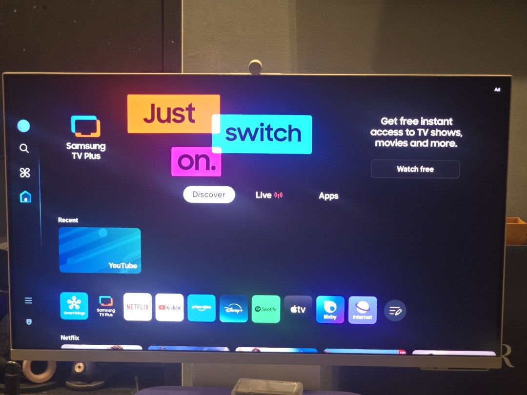 Samsung M8 (Category: Monitor Screens) located in Singapore. Submitted by starkery.ml (Listing ID 1375426738, Image 1). Description: Samsung m8 Smart monitor 32 inch No dead pixels will include free delivery or u can come pick up also.