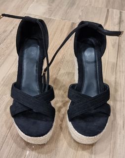 (Category: ) located in . Submitted by melb20 (Listing ID 1375305618, Image 1). Description: .