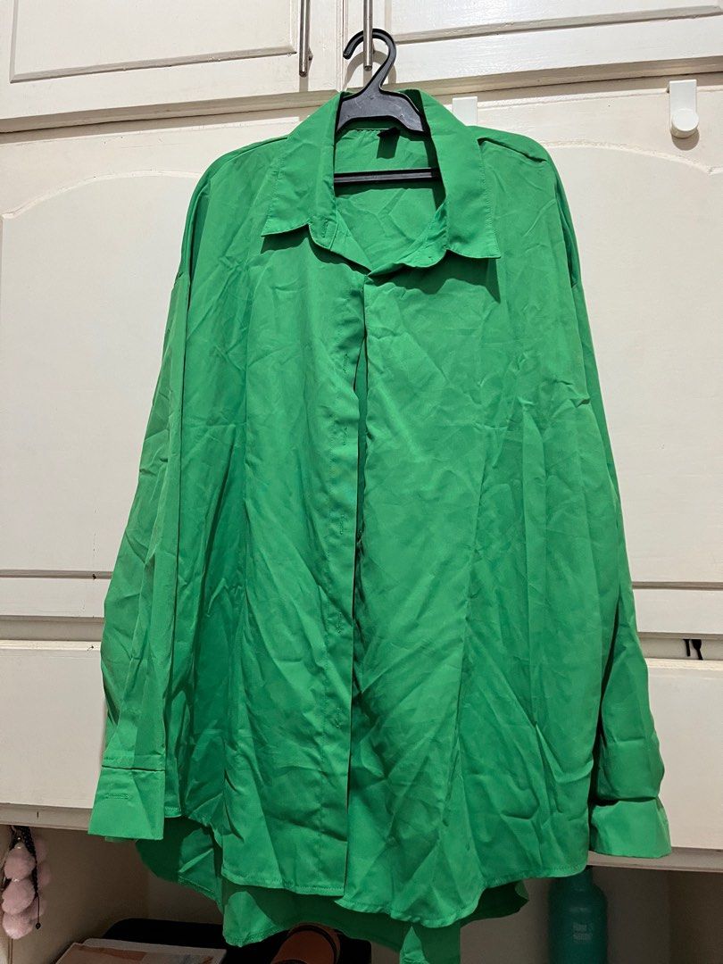 SHEIN Green Long Sleeves L-XL (Category: Longsleeves) located in Batangas. Submitted by resdeclutters23 (Listing ID 1375395439, Image 1). Description: Used once. Mas okay if plantsado..