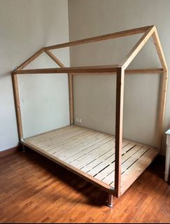 (Category: ) located in . Submitted by annepsg (Listing ID 1375337246, Image 1). Description: .