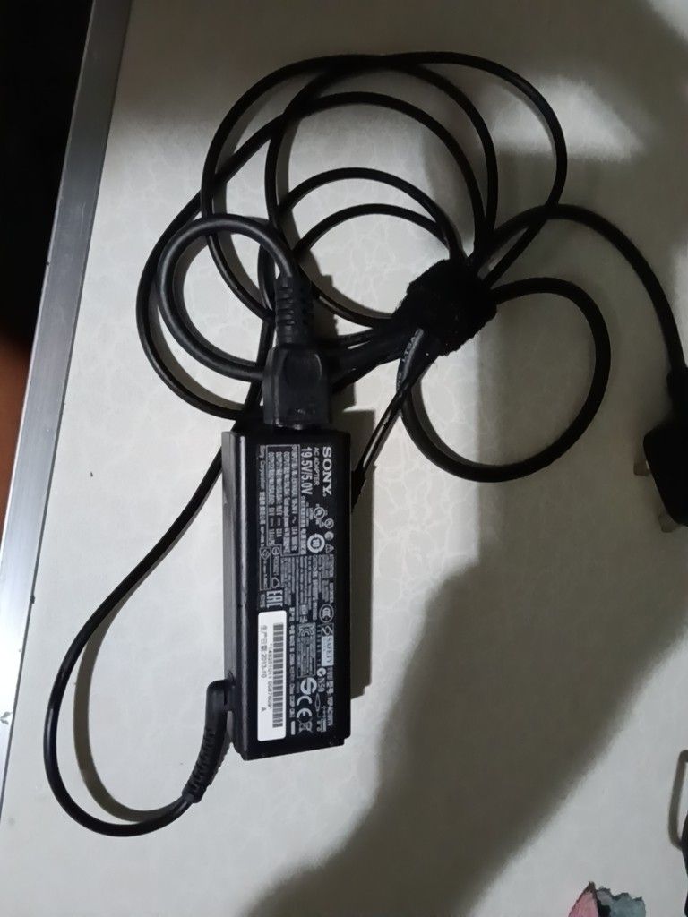 Sony AC Adapter 19.5V/5.0A