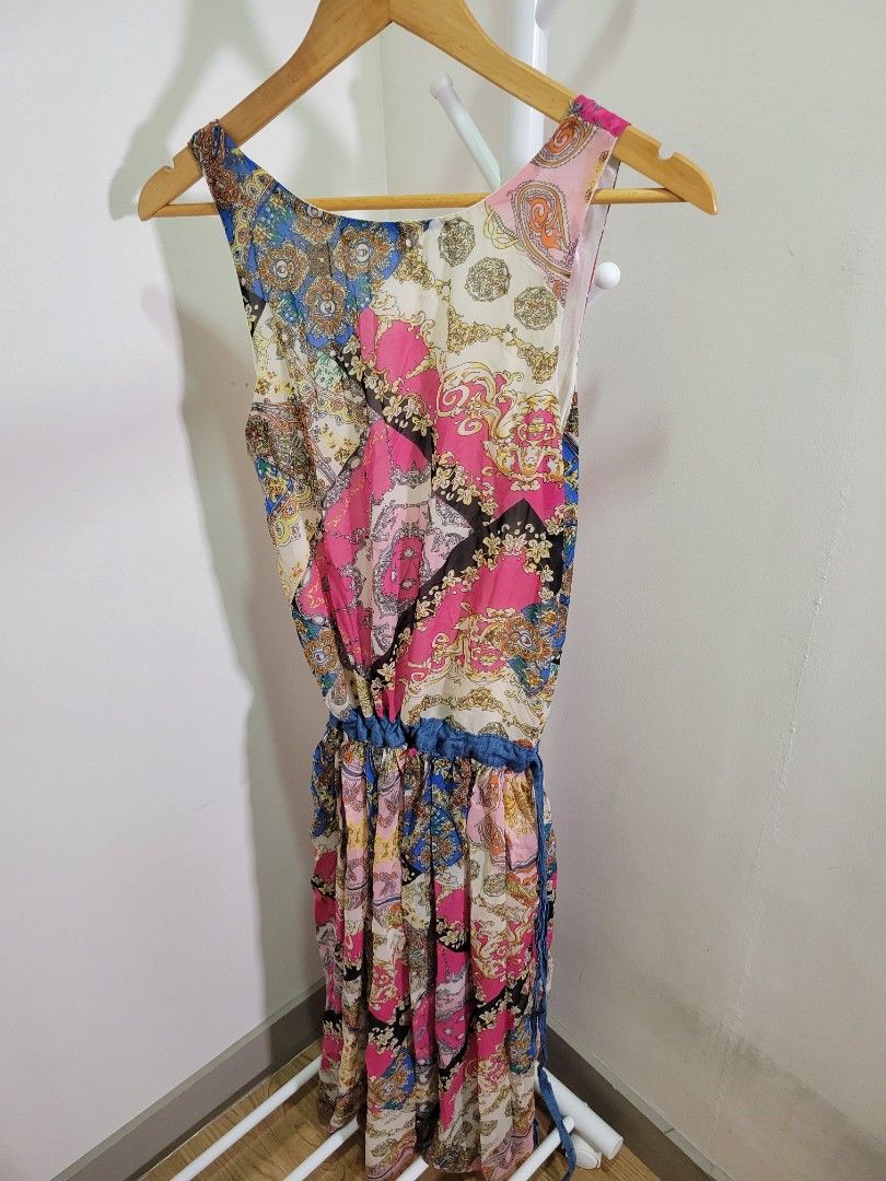 Summer Dress (Category: Dresses) located in Las Pinas. Submitted by cabinetchasu (Listing ID 1375387686, Image 2). Description: Please read before messaging 🔻⬇️🔽👇 Details: - Offbrand summer dress, hand me down but in good condition - Calf length, fits S to M body frame - RFS decluttering - Can offer last price to sure buyers only, just ask kindly MOP Gcash, BPI, or BDO Shipping fee care of buyer Can ship via LBC COP or J&T Express. For meetups
