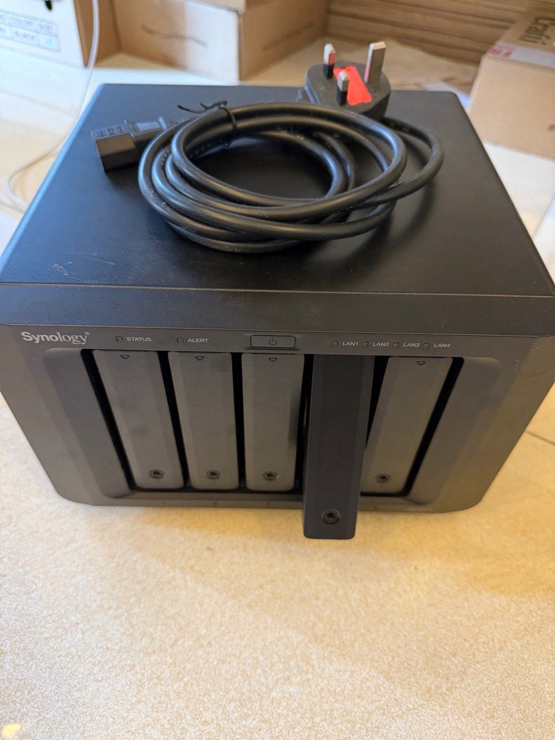 Synology Disk Station DS1517+628630850210581115