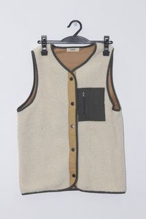 (Category: ) located in . Submitted by 2313closet (Listing ID 1375420808, Image 1). Description: .