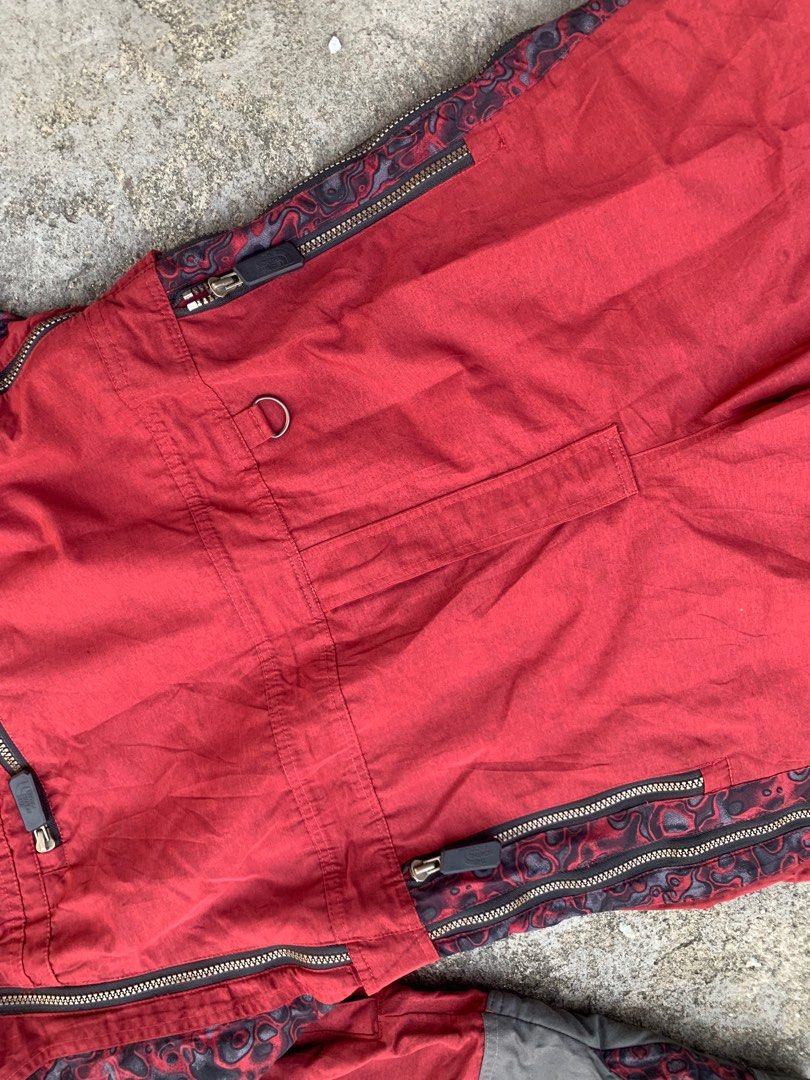 The Northface ski suit (Category: Sets & Coordinates) located in Trece Martires City. Submitted by 9th.street.thrift (Listing ID 1375436870, Image 3). Description: the northface ski suit good as new medium on tag fit to medium to large sakto sya sakin 5’7 74 kg minor crack sa inner see pic overall labas nya good as new cr: 10/10 srp:16,999.