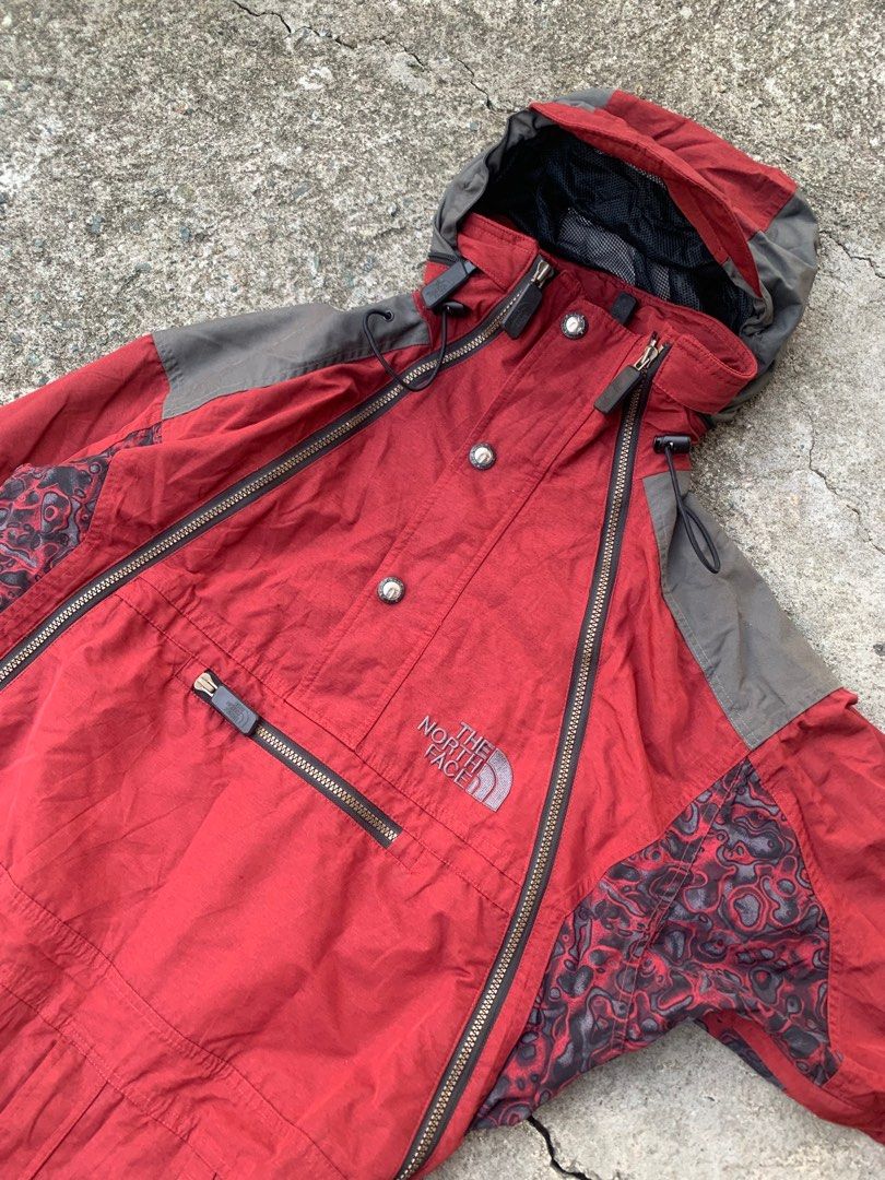 The Northface ski suit (Category: Sets & Coordinates) located in Trece Martires City. Submitted by 9th.street.thrift (Listing ID 1375436870, Image 1). Description: the northface ski suit good as new medium on tag fit to medium to large sakto sya sakin 5’7 74 kg minor crack sa inner see pic overall labas nya good as new cr: 10/10 srp:16,999.