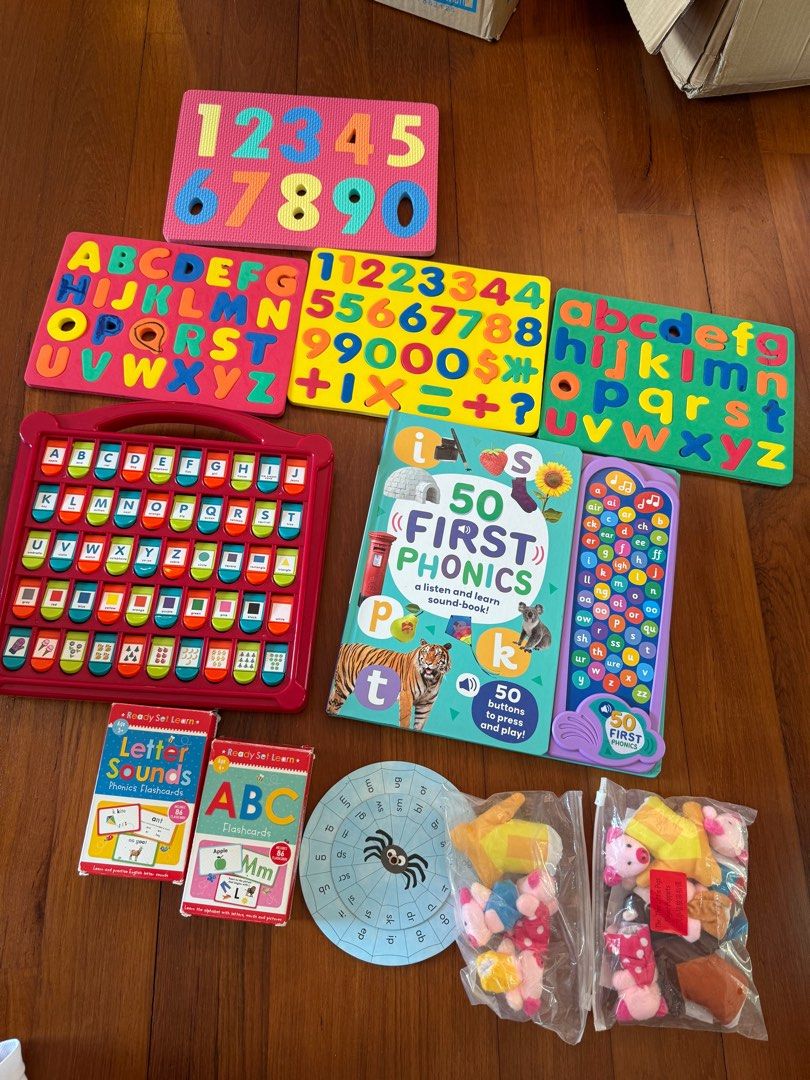 Toddler books and toys (Category: Infant Playtime) located in Singapore. Submitted by gkly06 (Listing ID 1375444411, Image 2). Description: SELLING ALL IN A BUNDLE Priced to go Price inclusive of courier .
